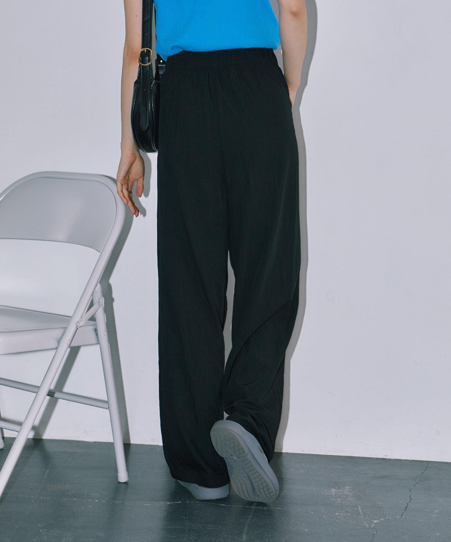 フロントタックワイドパンツ