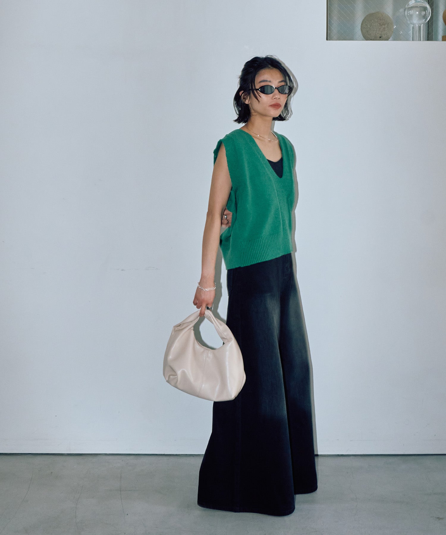 深Vネックメルヘンニットベスト