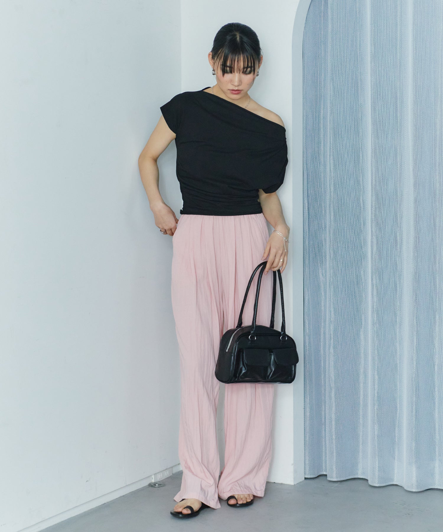 ワンショルカットトップス