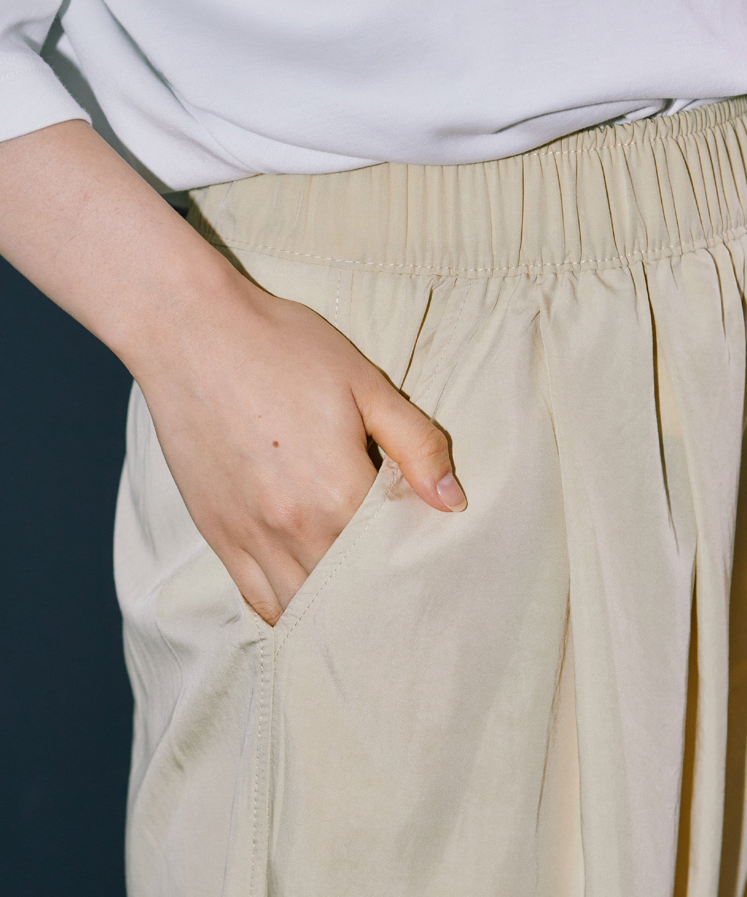 フロントタックワイドパンツ