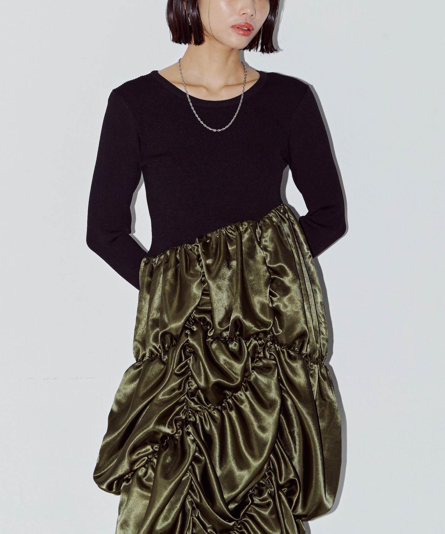 ダリアドッキングギャザーワンピース