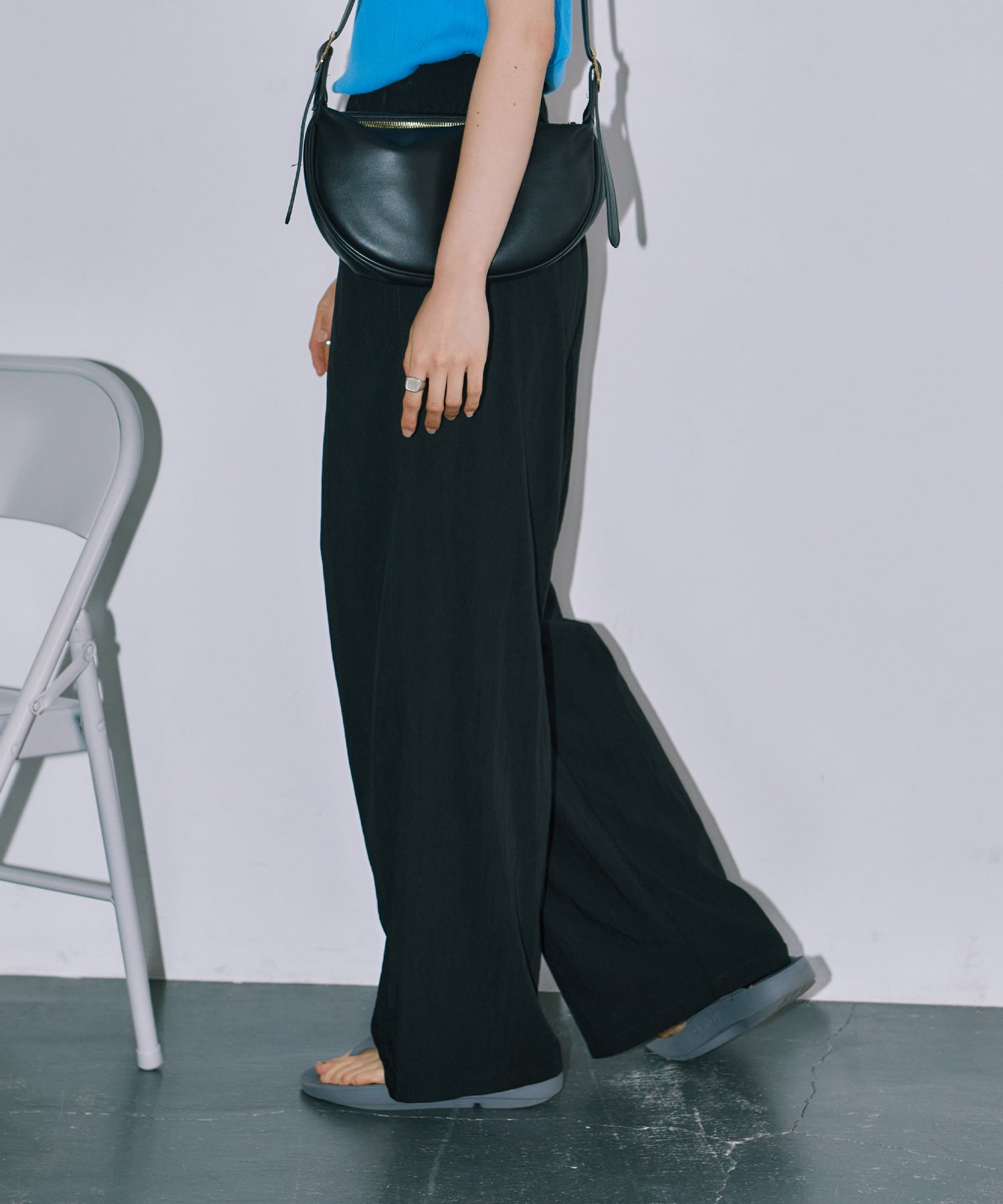 フロントタックワイドパンツ