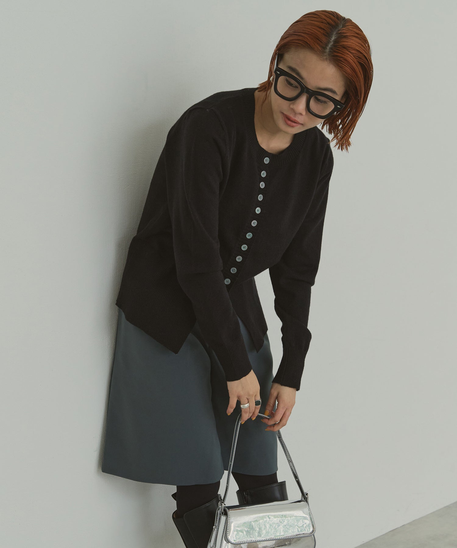 メニーボタンスリットカーデ