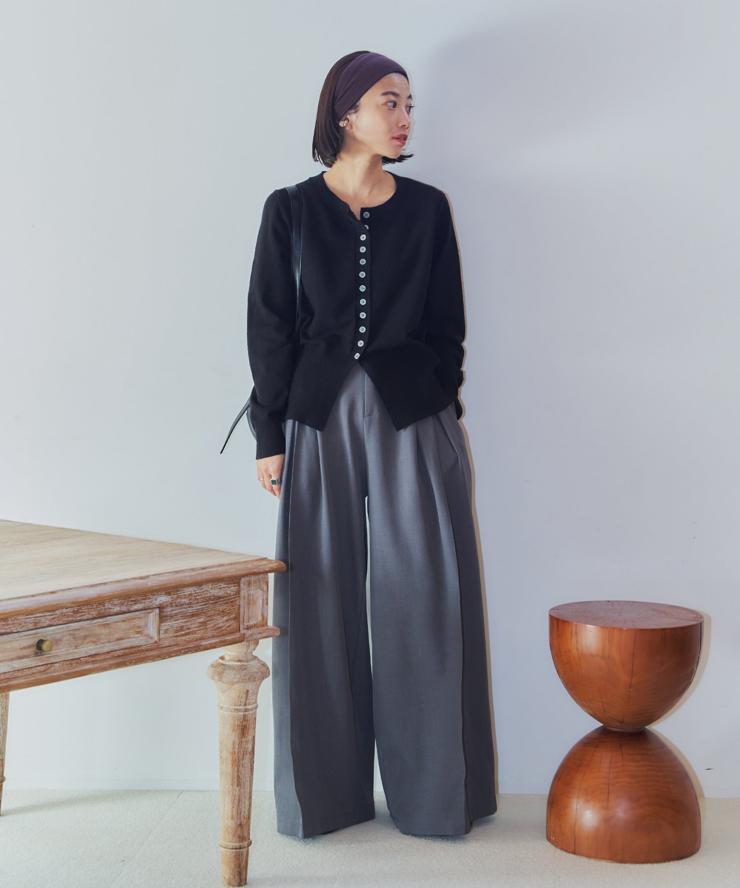 メニーボタンスリットカーデ