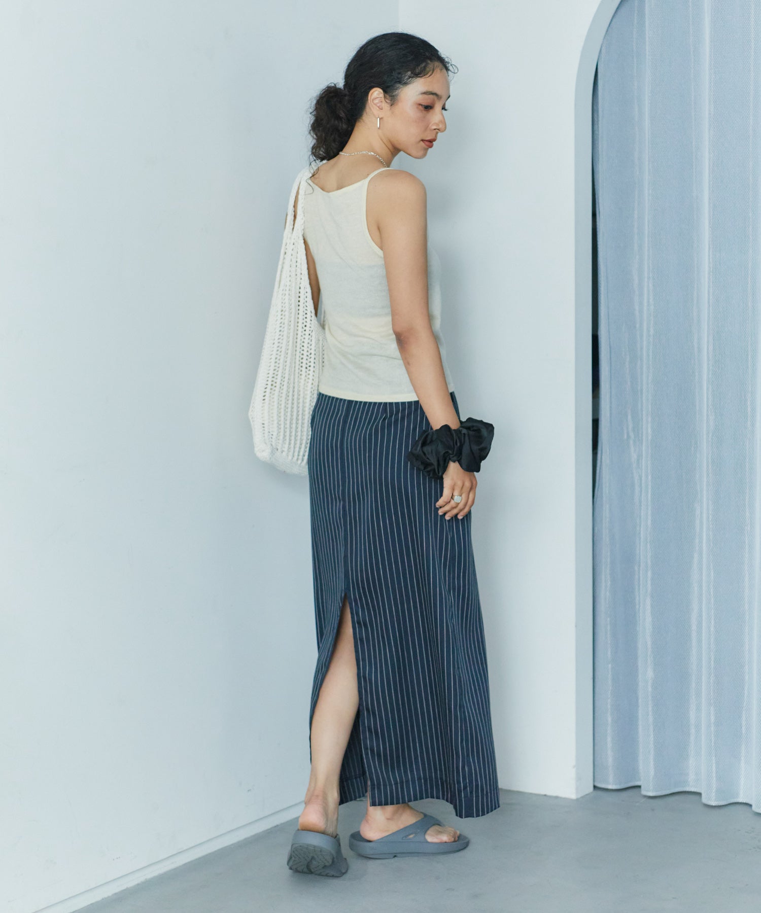 ホールドラウンドネックキャミ