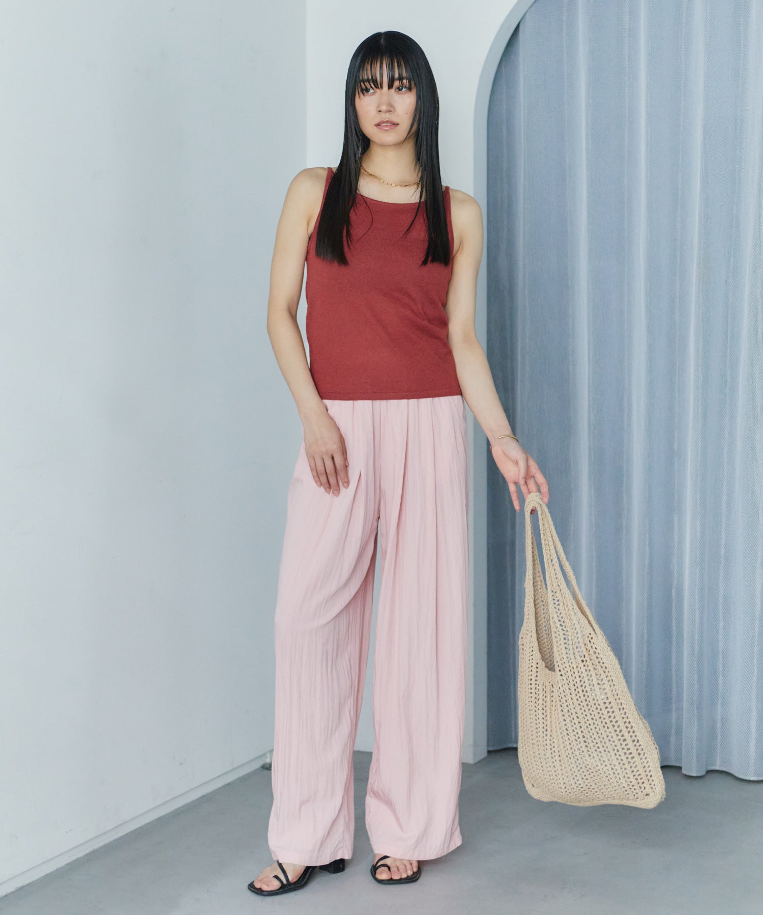 ホールドラウンドネックキャミ