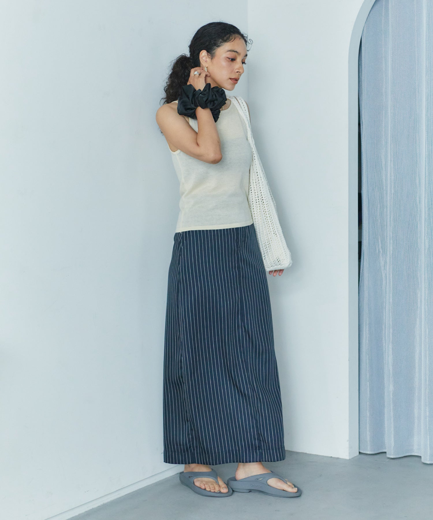 ホールドラウンドネックキャミ