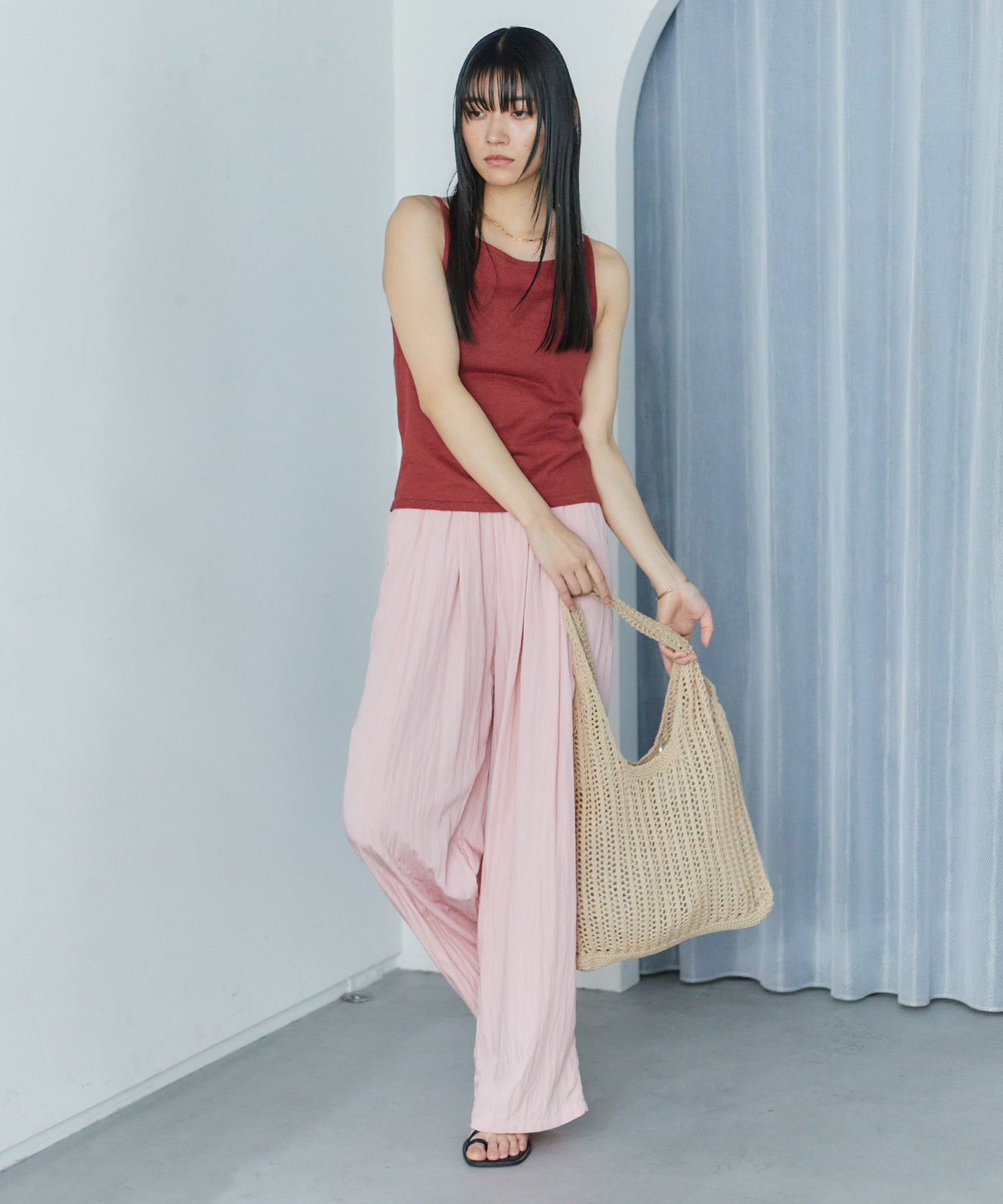 ホールドラウンドネックキャミ