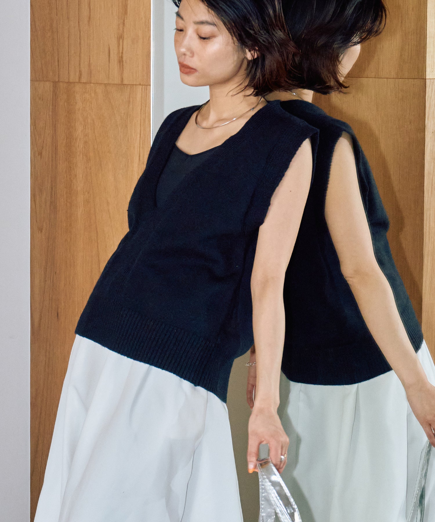 深Vネックメルヘンニットベスト