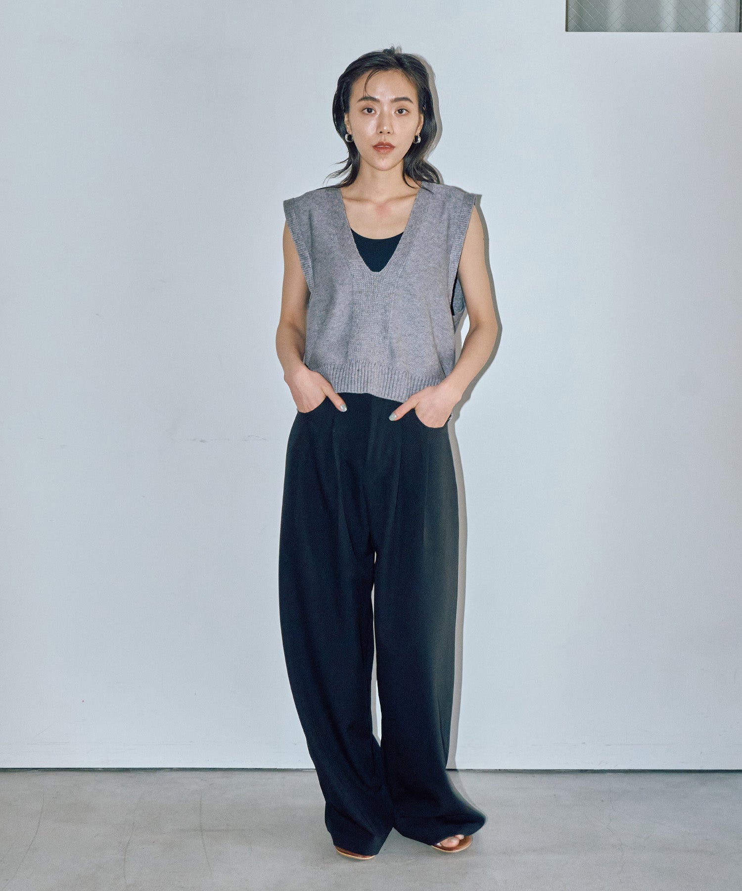 深Vネックメルヘンニットベスト