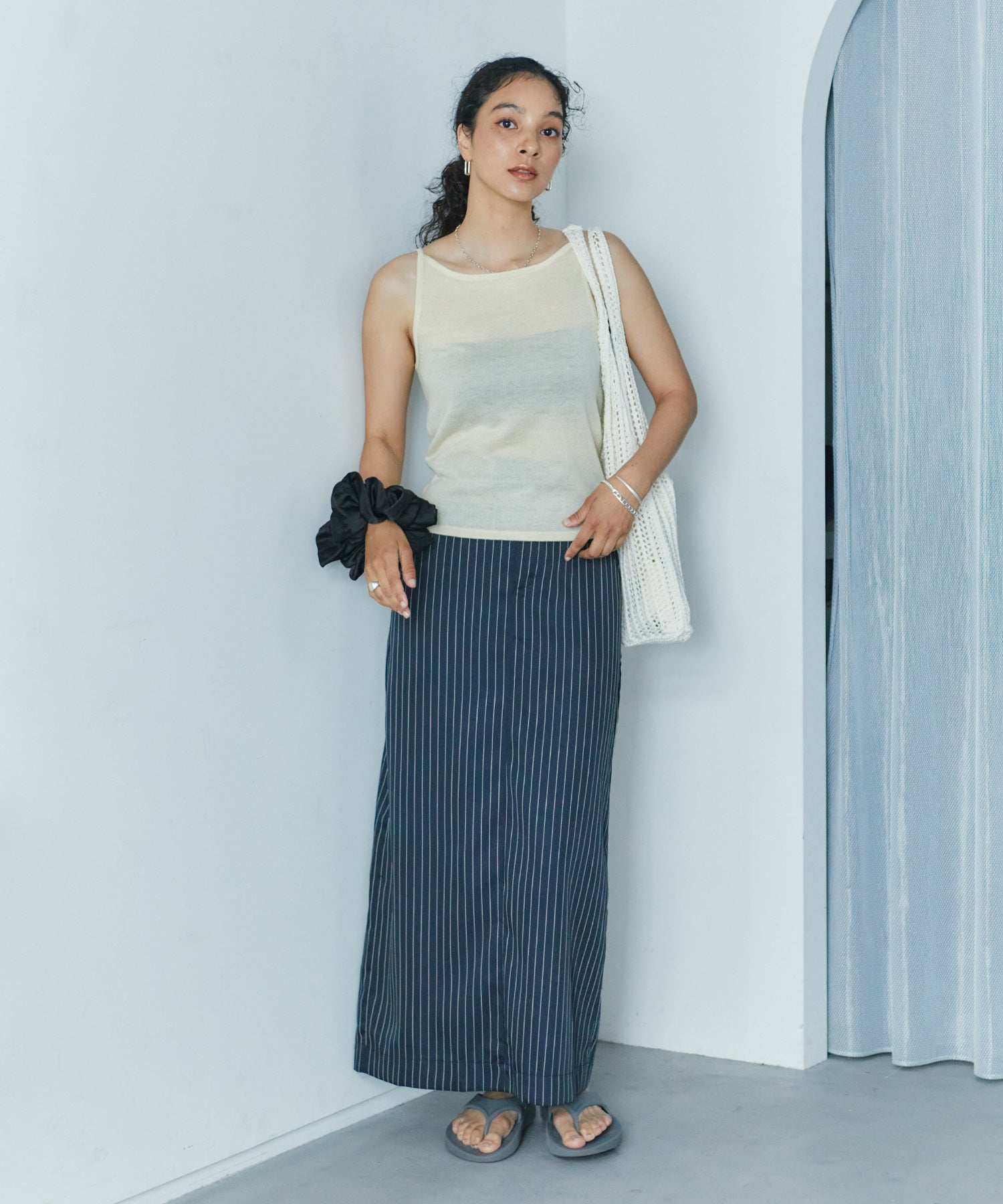 ホールドラウンドネックキャミ