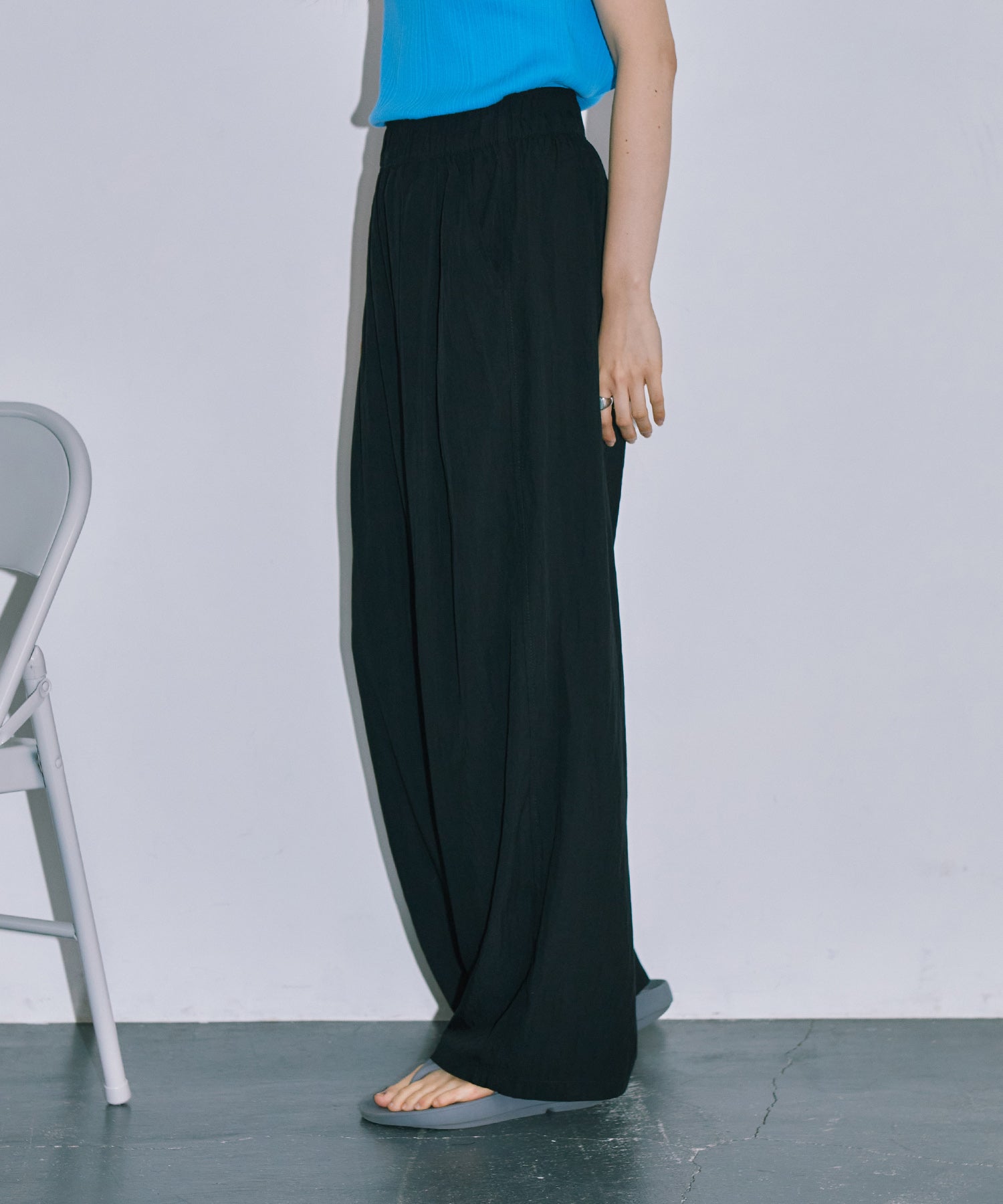 フロントタックワイドパンツ