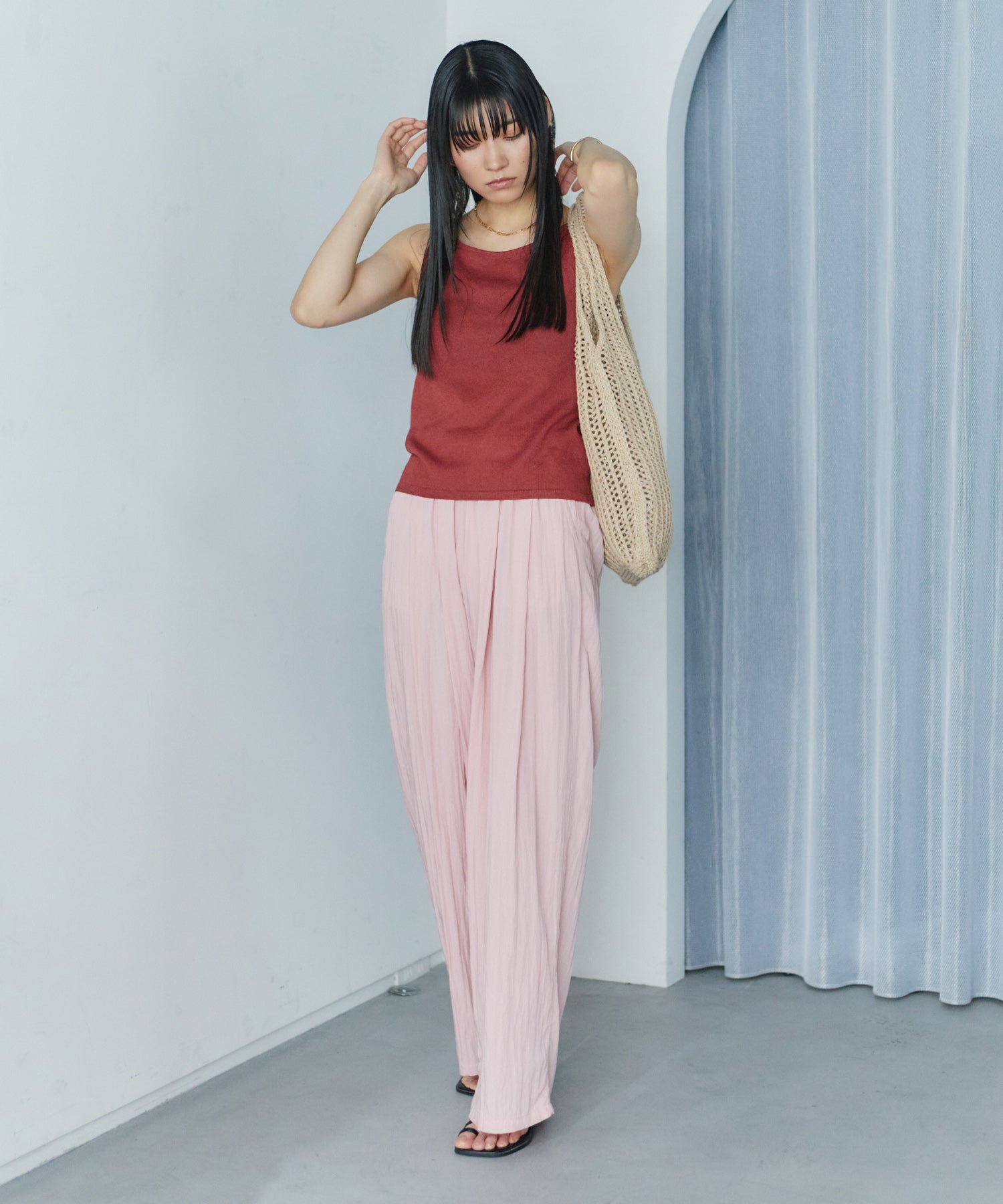 ホールドラウンドネックキャミ