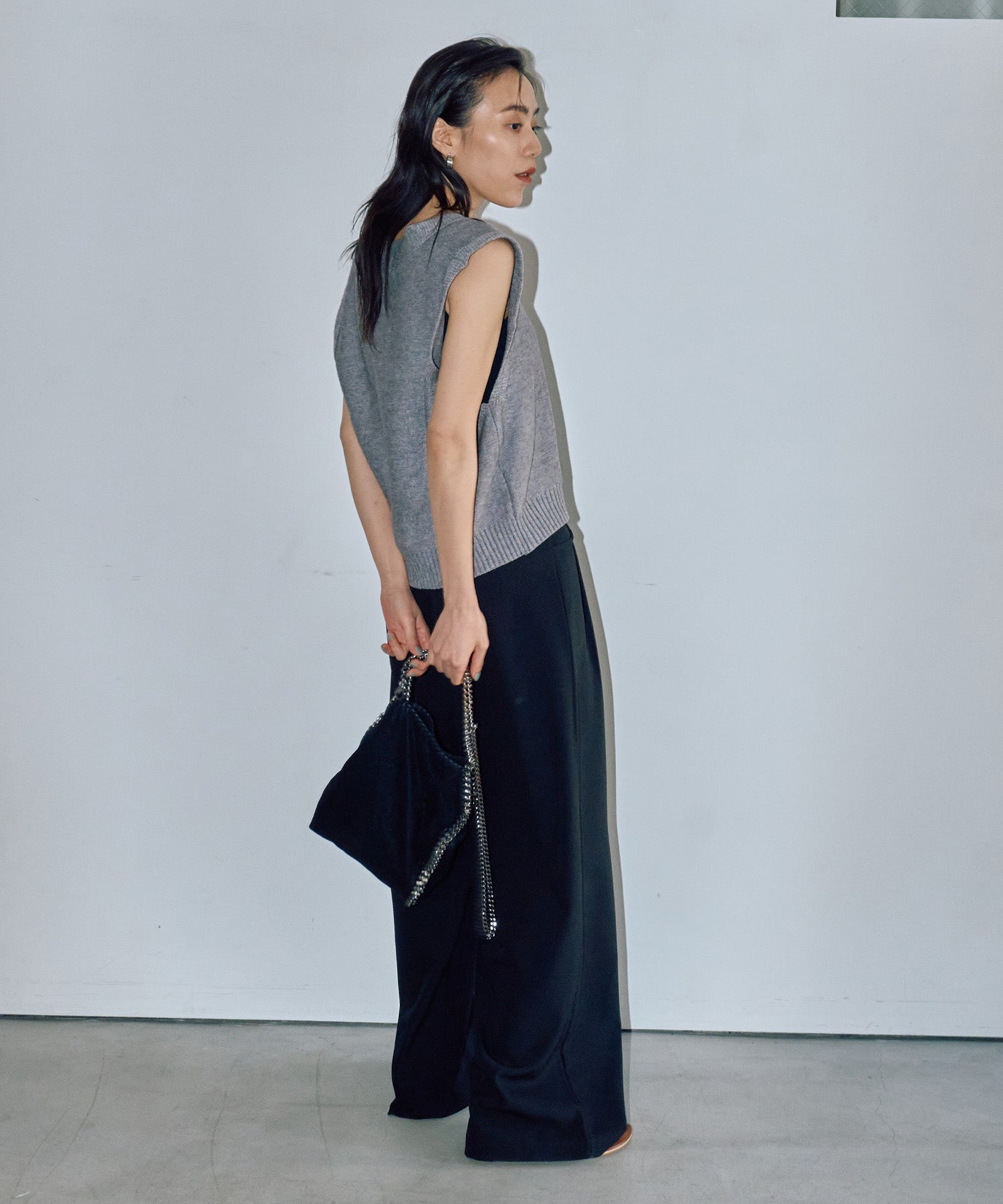 深Vネックメルヘンニットベスト