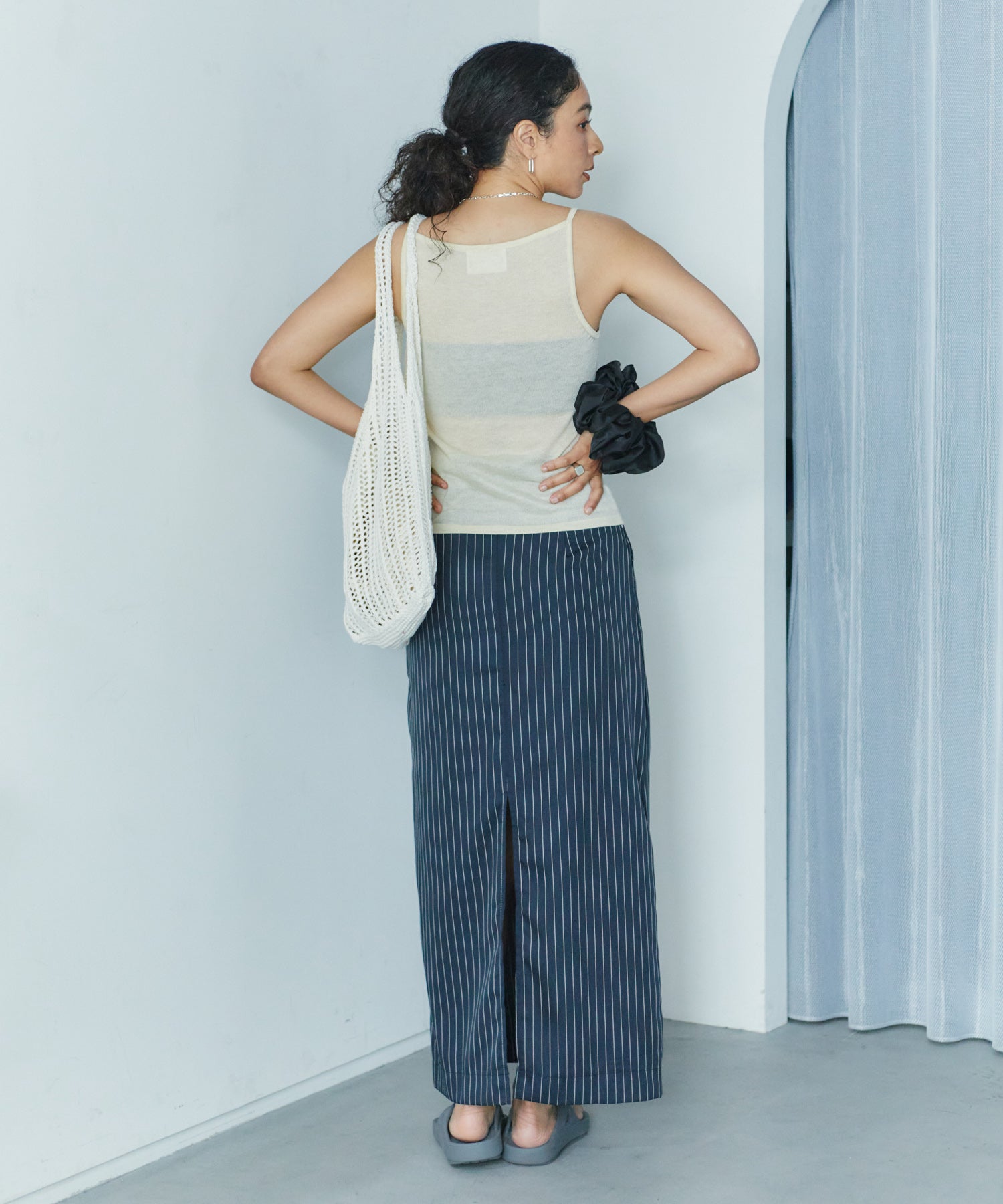 ホールドラウンドネックキャミ