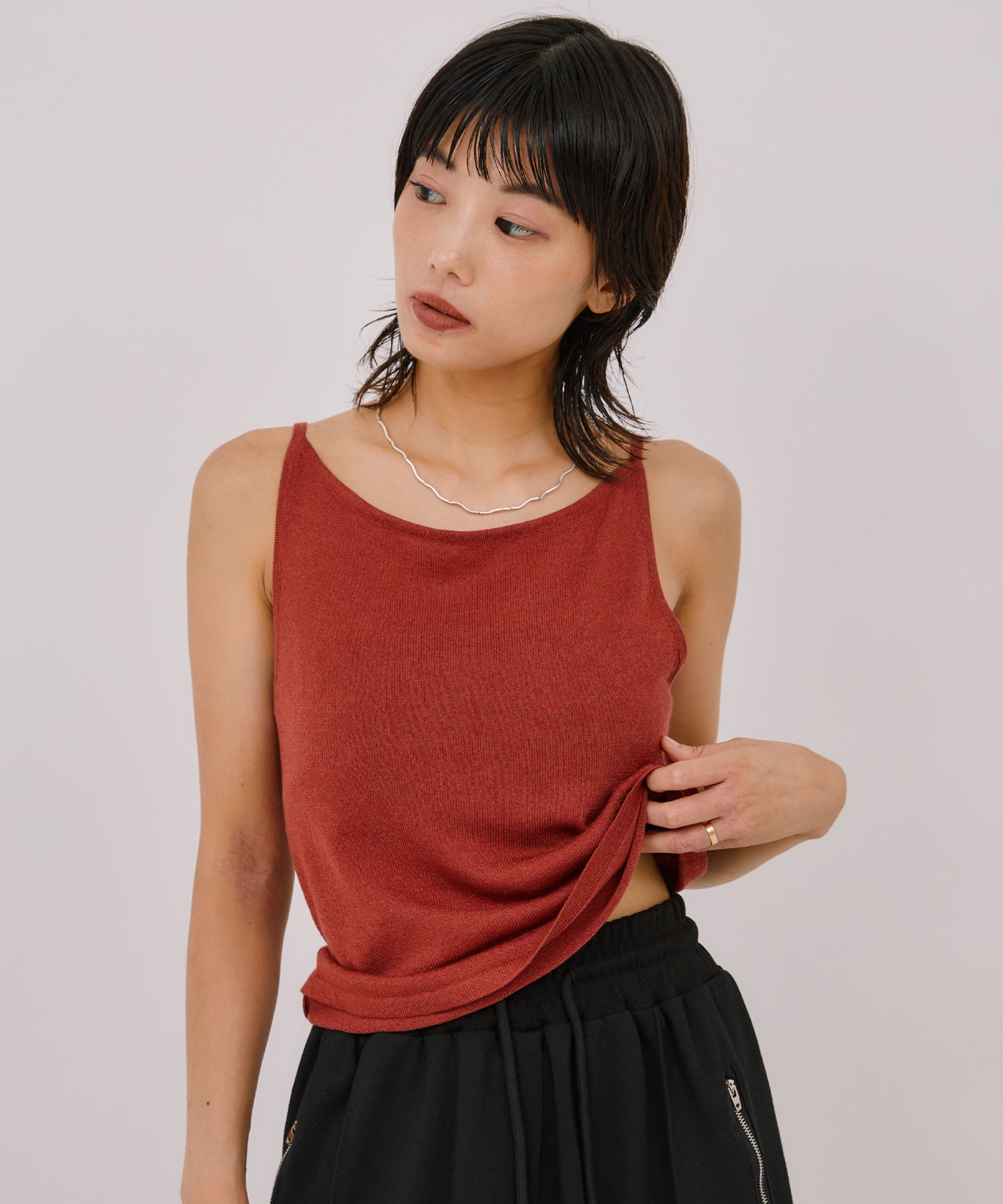 ホールドラウンドネックキャミ