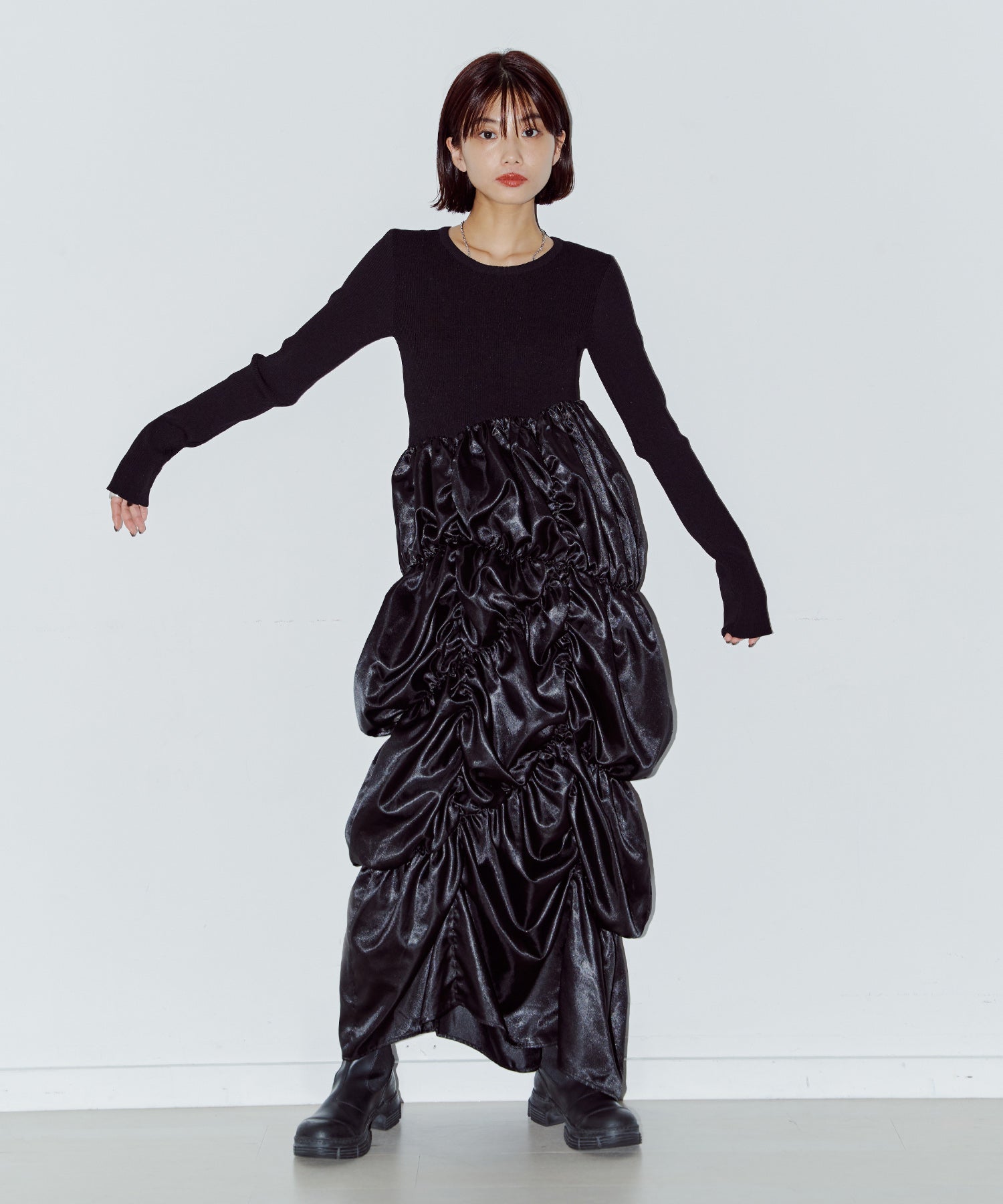 ダリアドッキングギャザーワンピース