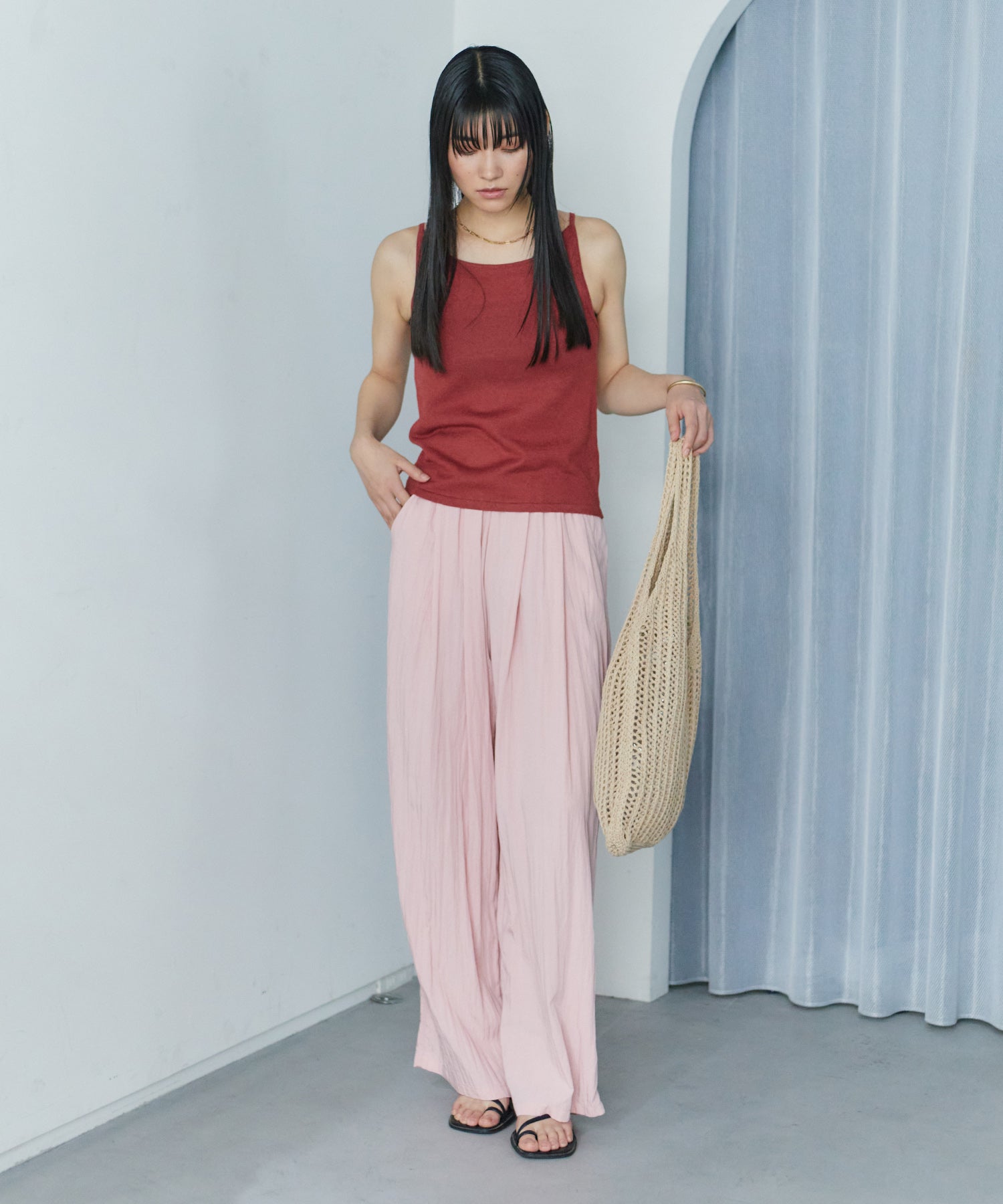 ホールドラウンドネックキャミ