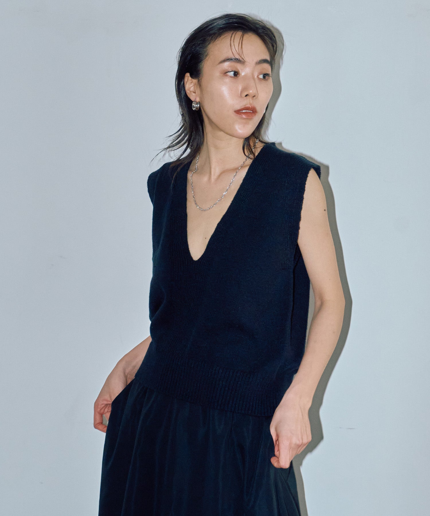 深Vネックメルヘンニットベスト