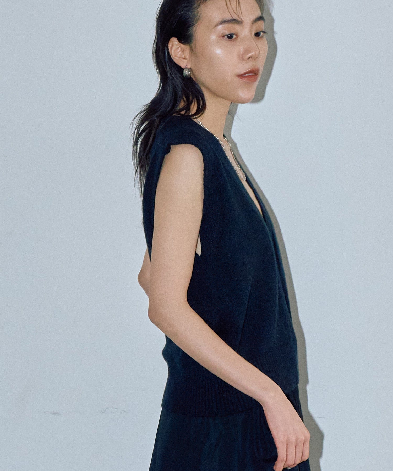 深Vネックメルヘンニットベスト