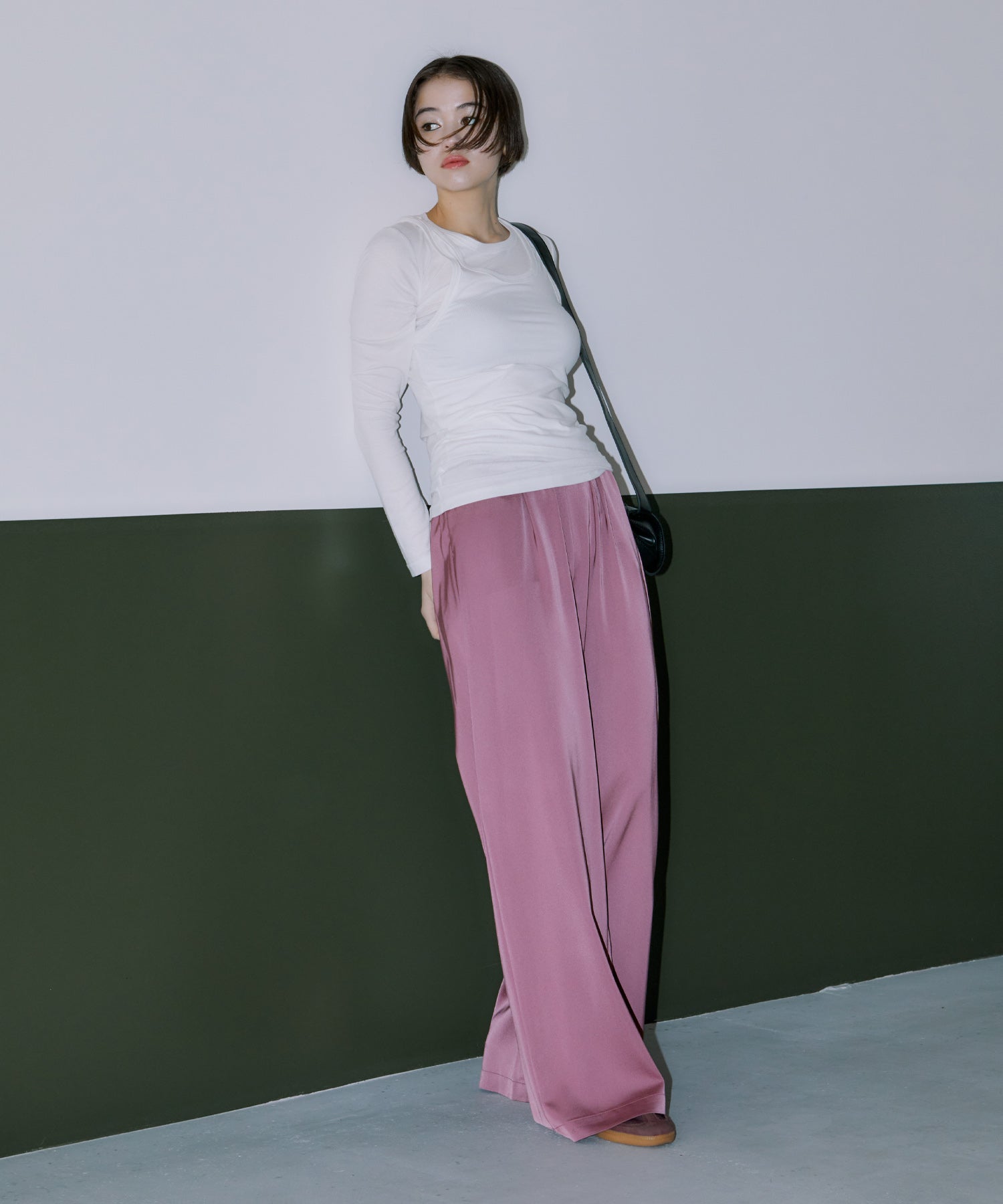 POPサテンワイドストレートパンツ