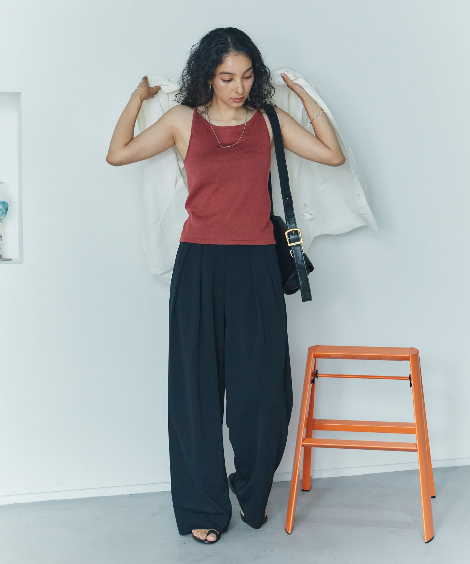 ホールドラウンドネックキャミ