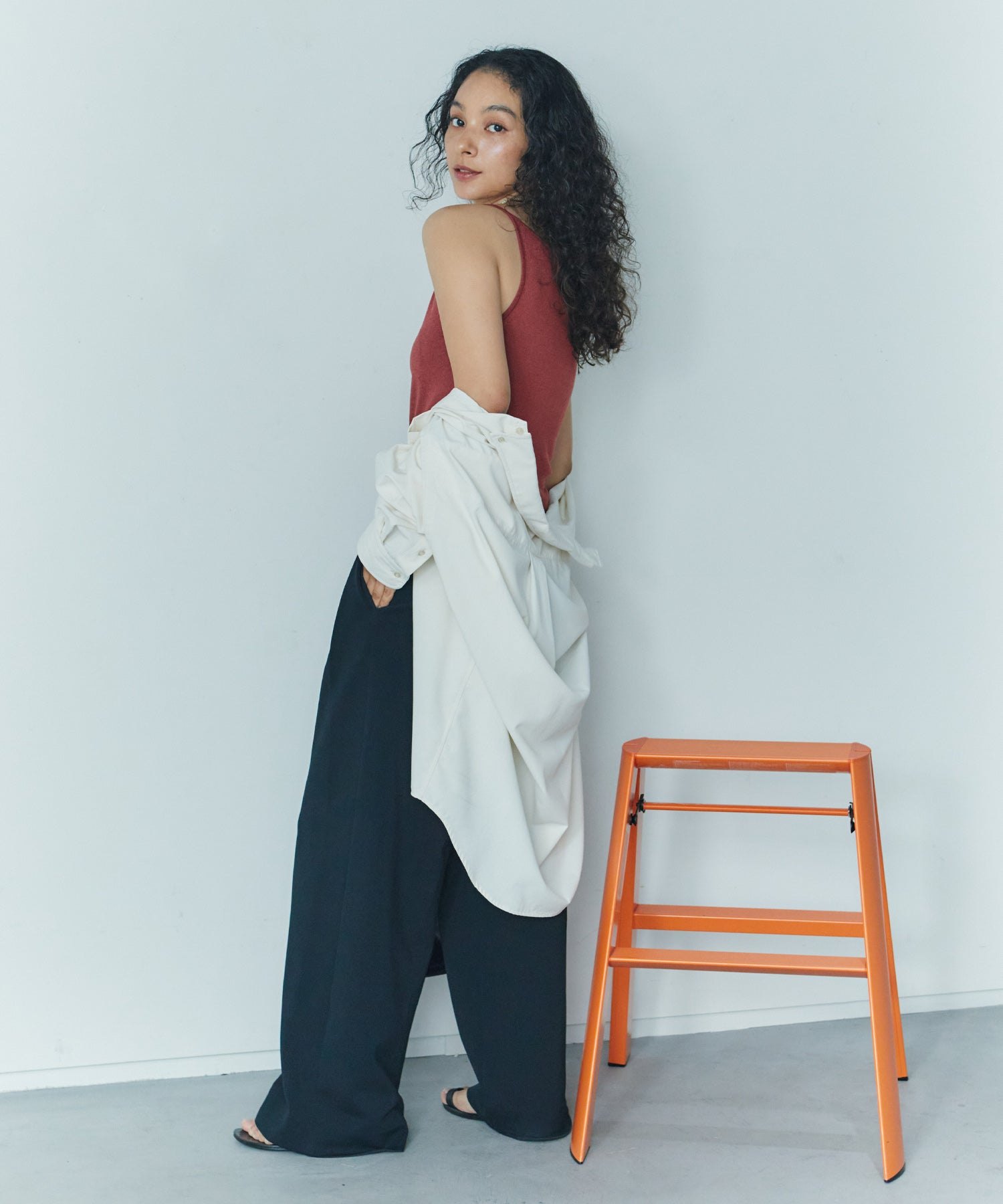 ホールドラウンドネックキャミ