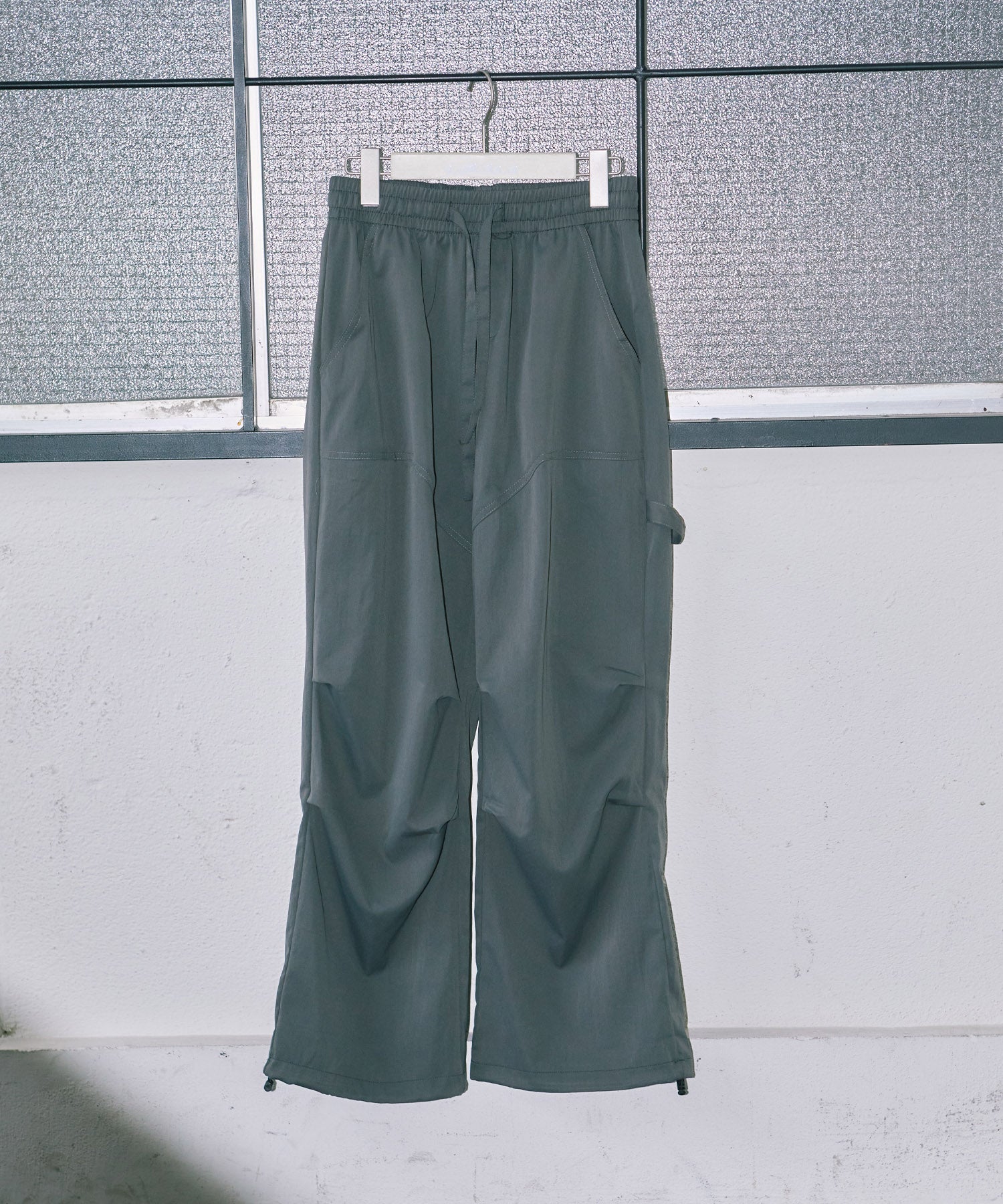 カーゴストレートパンツ