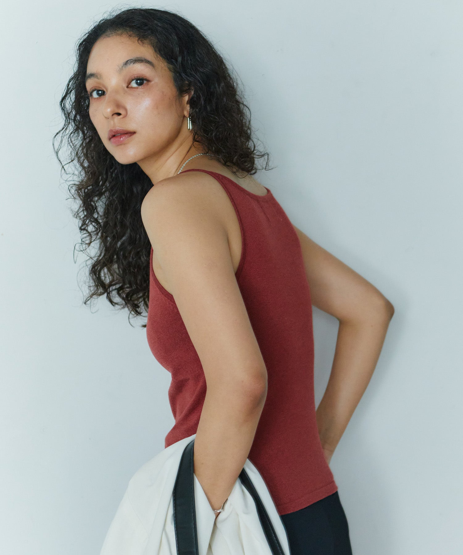 ホールドラウンドネックキャミ