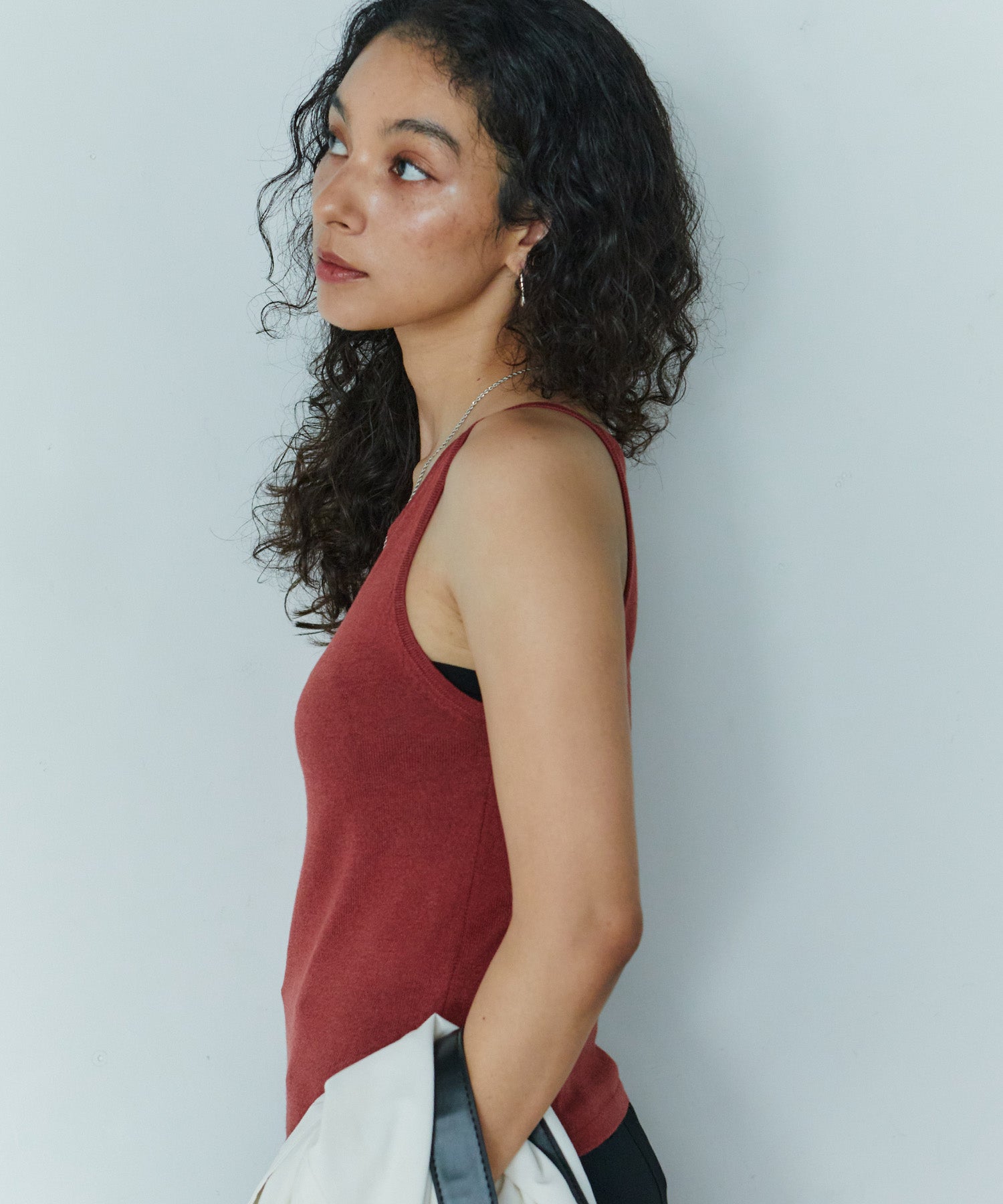 ホールドラウンドネックキャミ