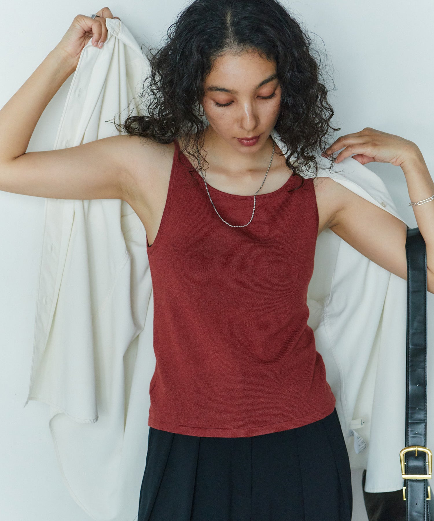 ホールドラウンドネックキャミ