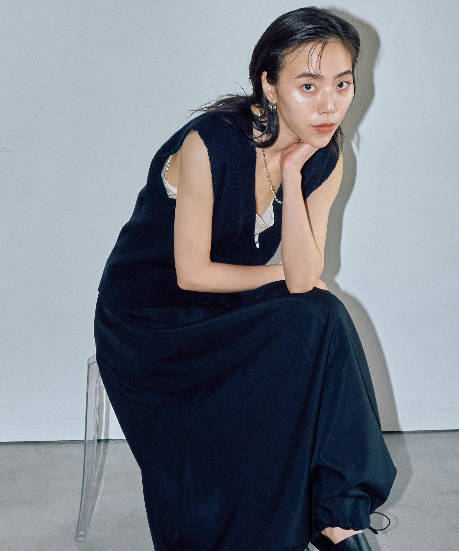 深Vネックメルヘンニットベスト