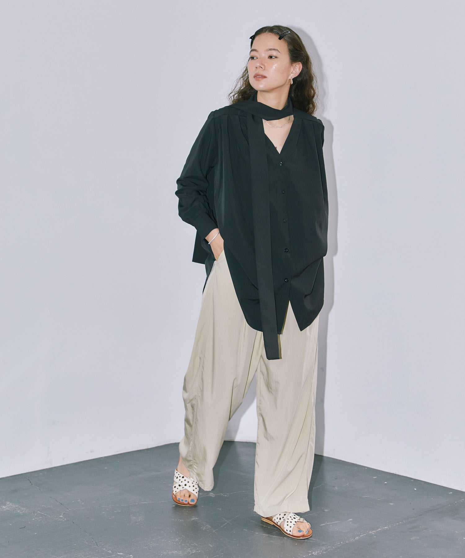 フロントタックワイドパンツ