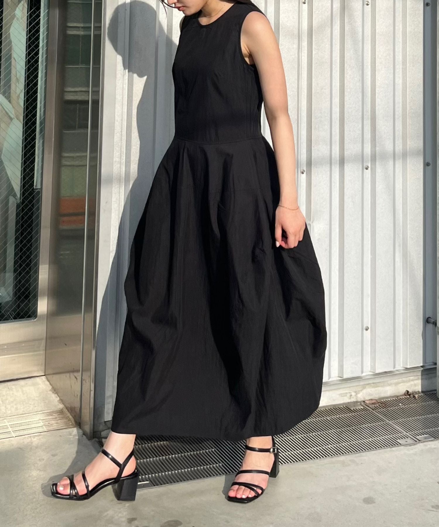 スリムコクーンワンピース