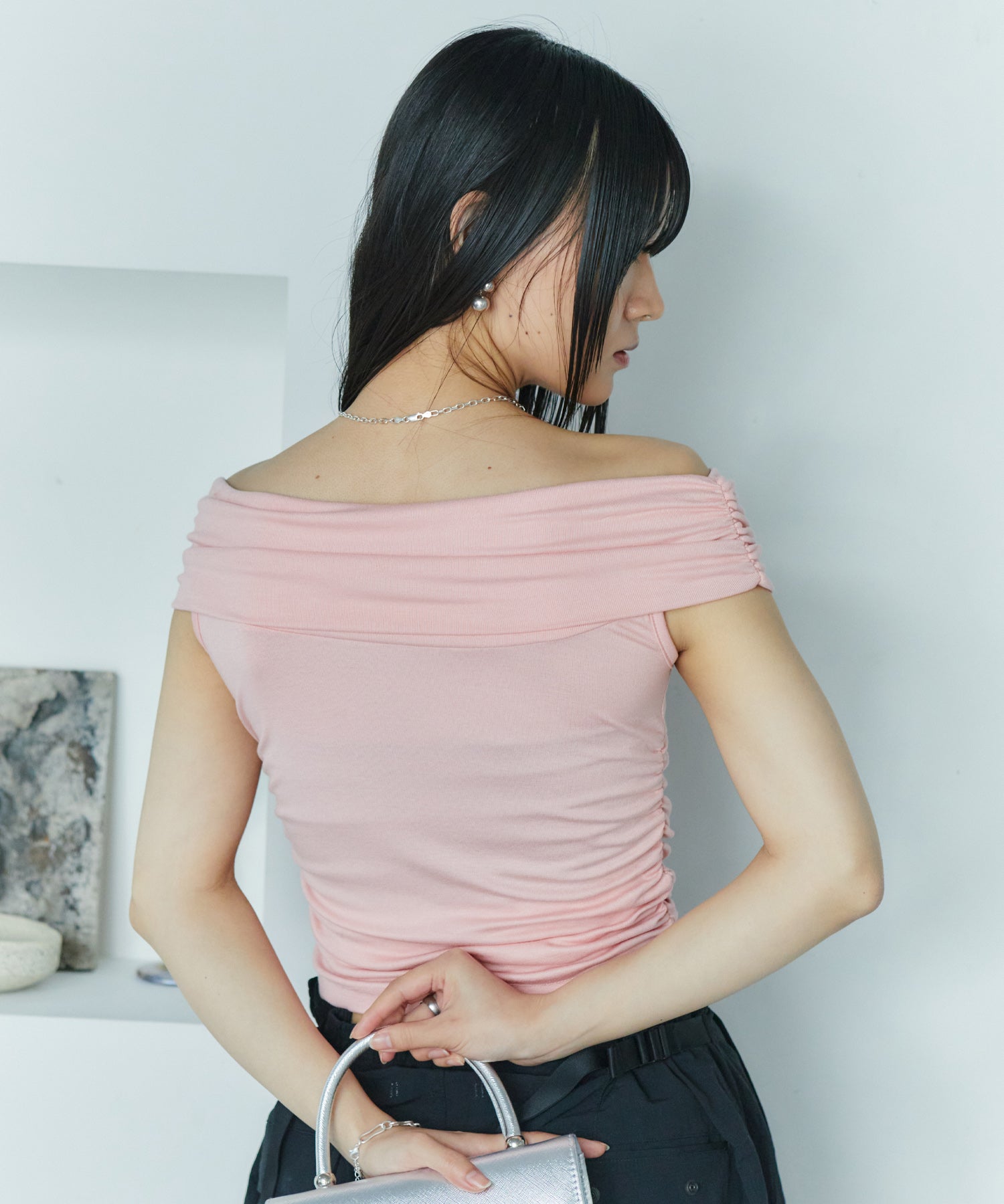 オフショルカットトップス
