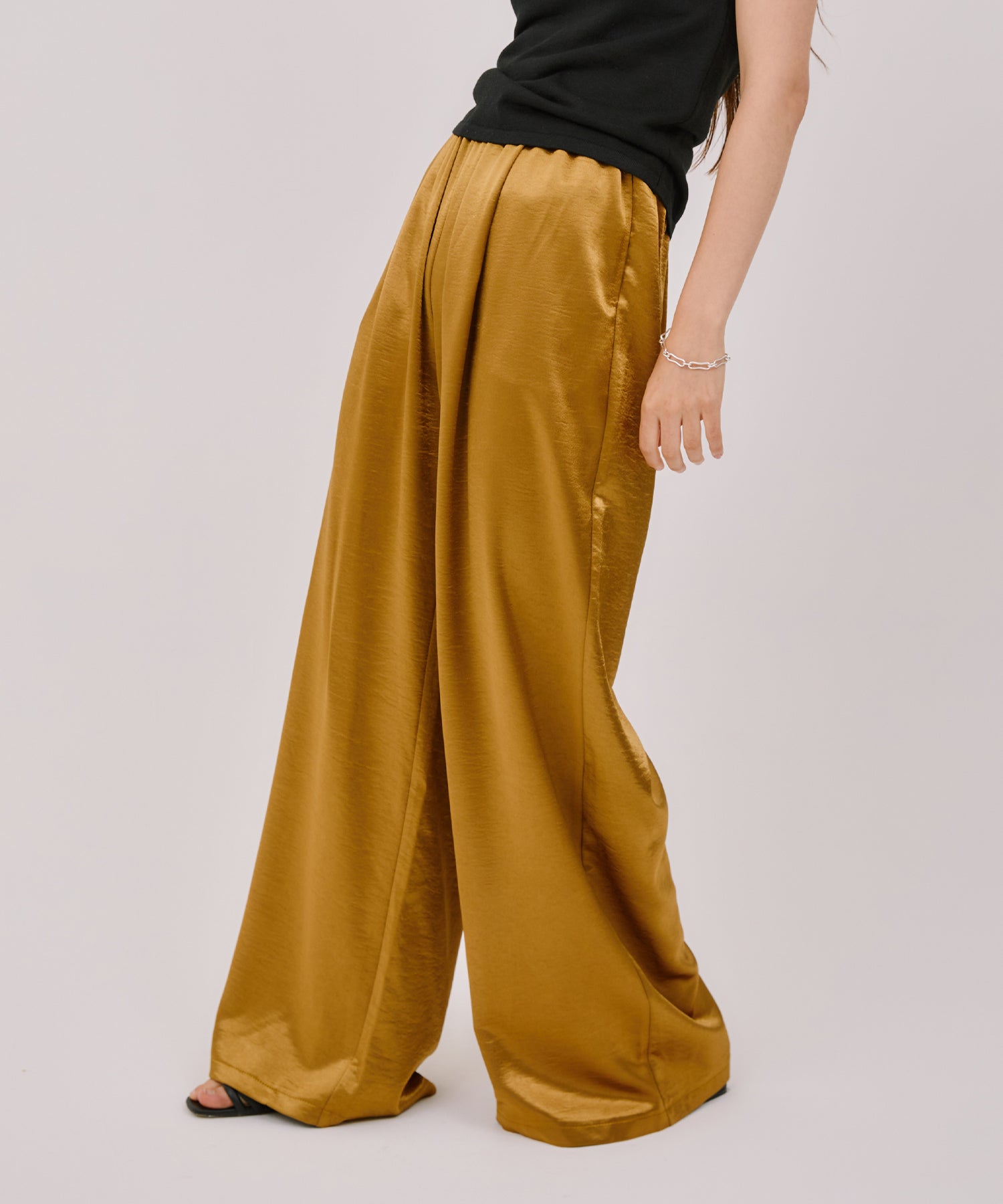 ラスターサテンストレートパンツ