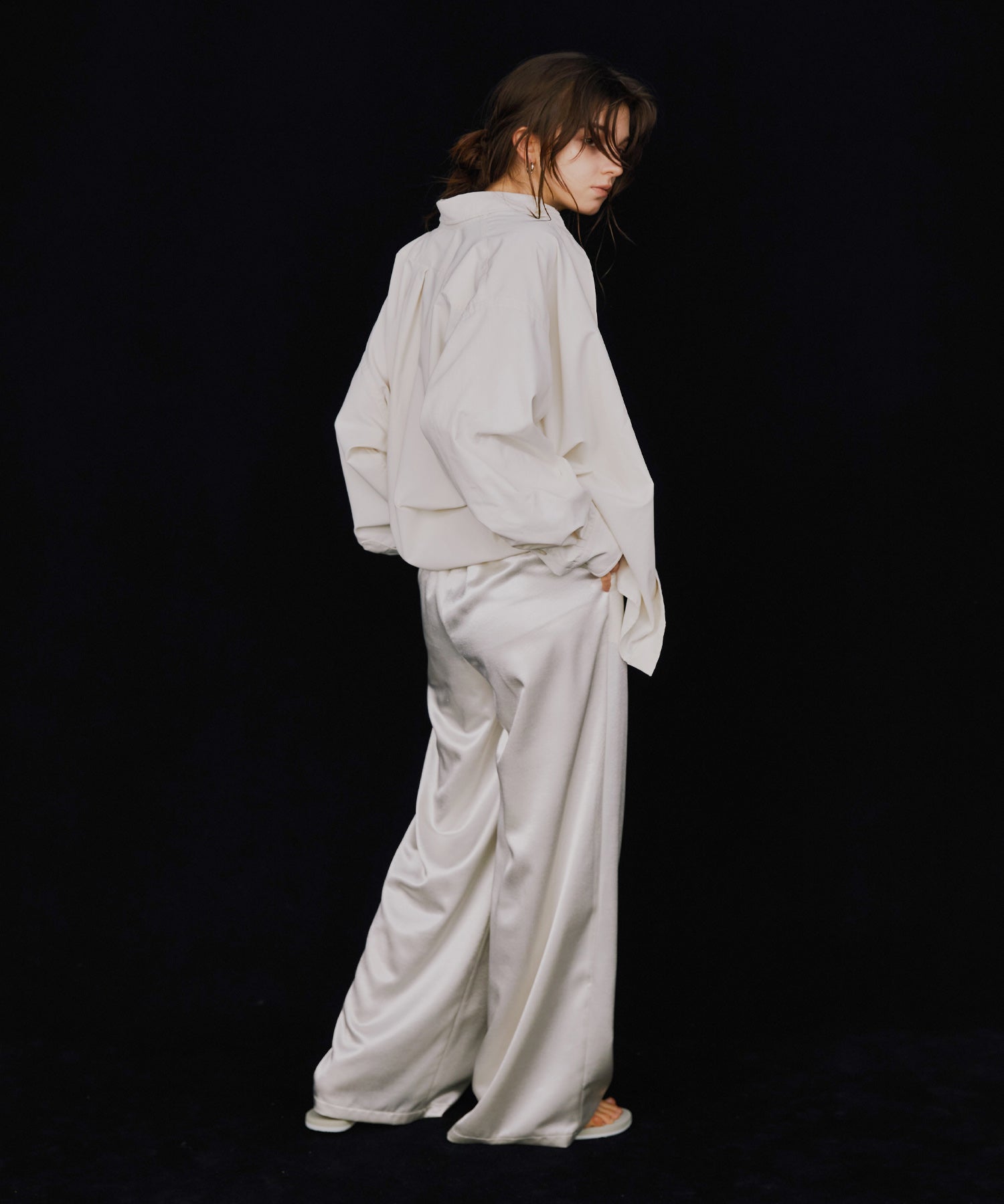 ラスターサテンストレートパンツ